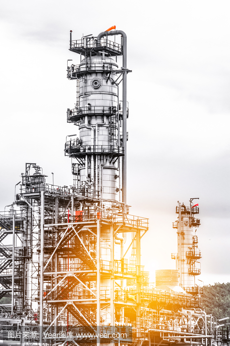關閉工業(yè)區(qū)。石油和天然氣煉制工業(yè)工廠。
